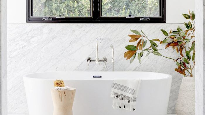 Phòng tắm ốp lát đá marble theo phong cách hiện đại