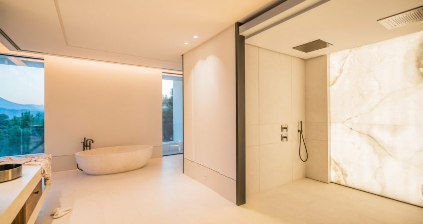 Phòng tắm ốp lát đá marble theo phong cách hiện đại